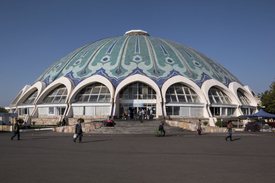 Chorsu Bazaar (1980). Tashkent, Uzbekistan