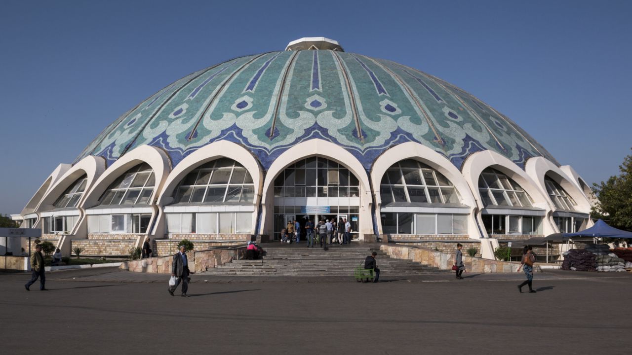 Chorsu Bazaar (1980). Tashkent, Uzbekistan