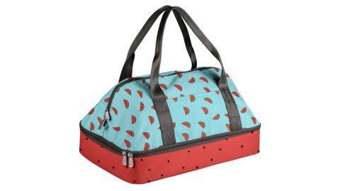 <strong>Oniva Potluck Casserole Tote ($23.68;</strong><a href="https://click.linksynergy.com/deeplink?id=Fr/49/7rhGg&mid=1237&u1=0403mothersdaygiftsnordstrom&murl=https%3A%2F%2Fshop.nordstrom.com%2Fs%2Foniva-potluck-casserole-tote%2F4176022" target="_blank" target="_blank"><strong> nordstrom.com</strong></a><strong>)</strong><br />