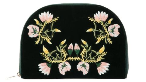 <strong>Wolf Zoe Jewelry Portfolio ($165; </strong><a href="https://click.linksynergy.com/deeplink?id=Fr/49/7rhGg&mid=1237&u1=0403mothersdaygiftsnordstrom&murl=https%3A%2F%2Fshop.nordstrom.com%2Fs%2Fwolf-zoe-jewelry-portfolio%2F5130078" target="_blank" target="_blank"><strong>nordstrom.com</strong></a><strong>)</strong><br />