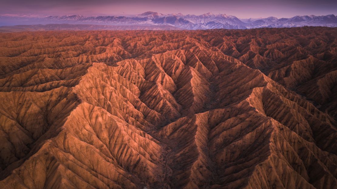 The "Canyon of Tears" -- a labyrinth of dry water channels. 