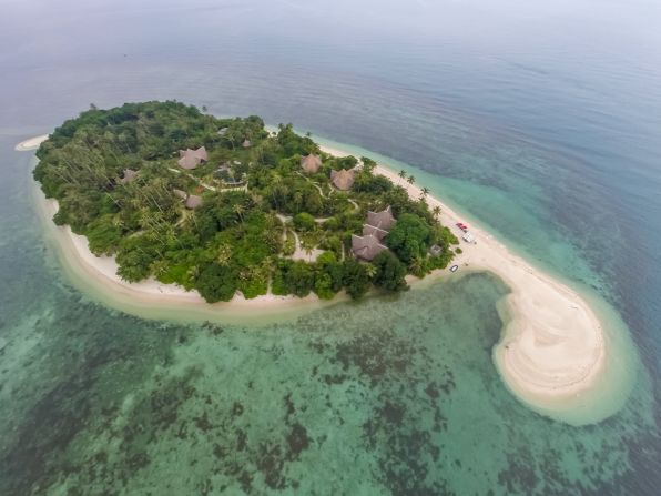 <strong>Pulau Joyo: </strong>Antony Marden, the owner of <a href="index.php?page=&url=http%3A%2F%2Fwww.pangkil.com%2F" target="_blank" target="_blank">Pulau Pangkil</a> private island resort and <a href="index.php?page=&url=https%3A%2F%2Fwww.joyoresort.com%2F" target="_blank" target="_blank">Pulau Joyo</a> boutique resort in the Riau Archipelago near Singapore, stumbled upon the islands over two decades ago. 
