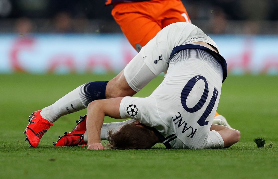 Harry Kane was forced off with injury in the second half.