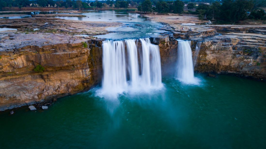 <strong>Chitrakot Falls: </strong>Stretching across 980 feet, Chitrakot is considered the widest waterfall in India. 