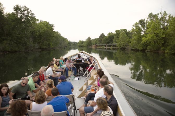 <strong>Boat tours:</strong> The Augusta Canal Discovery Center runs regular boat tours along the canal. In the spring and fall, evening music cruises are offered.