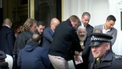 03 assange arrest 0411