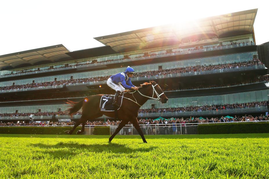 Winx racked up a 33rd straight win and a third consecutive Queen Elizabeth stakes in the final race of a remarkable career.