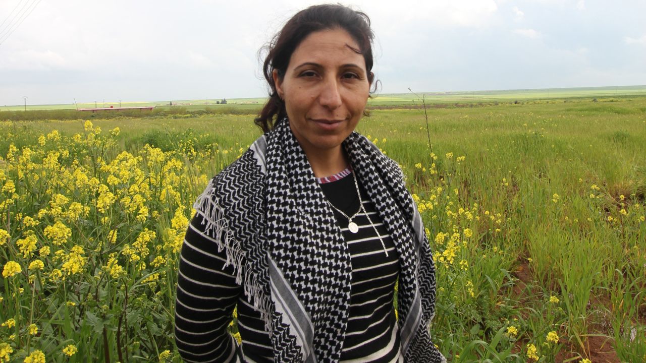 Fatma Emin is a working single mother who didn't receive support or acceptance from her in-laws.