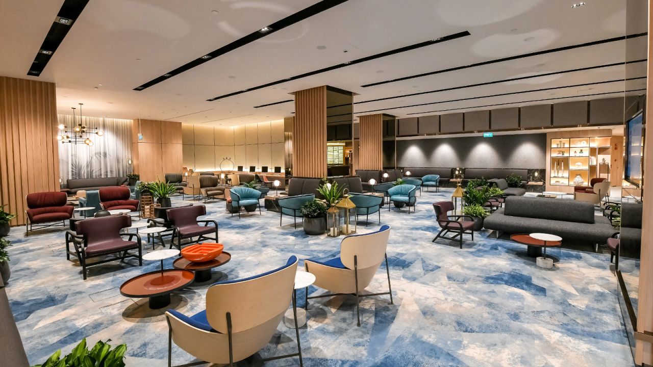 <strong>The Changi Lounge: </strong>Jewel will also serve passengers visiting Singapore for a cruise. The Changi Lounge is dedicated to fly-cruise and fly-ferry passengers, connecting them onward to cruise and ferry services. 