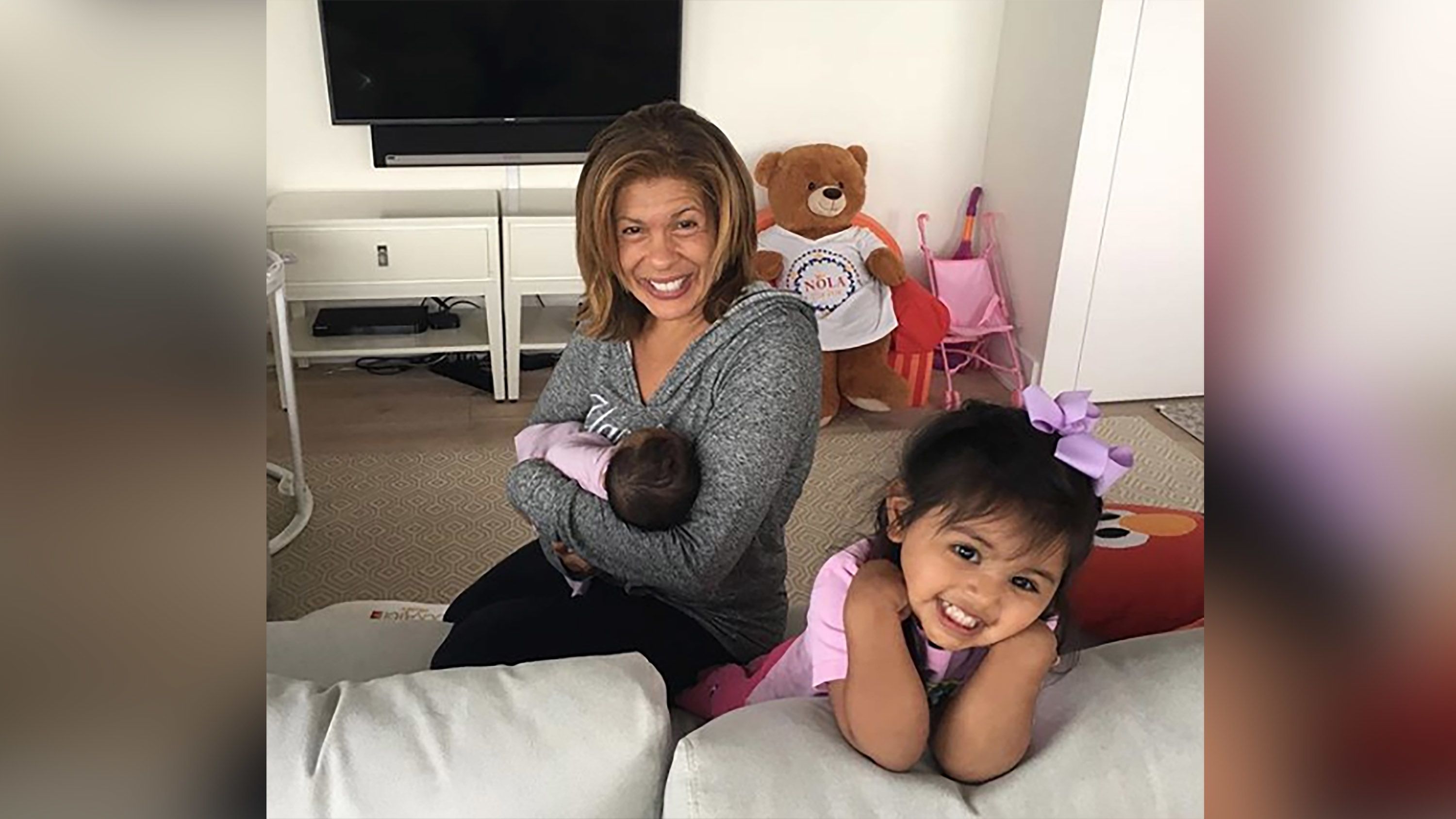 Hoda Kotb nhận con gái thứ hai | CNN