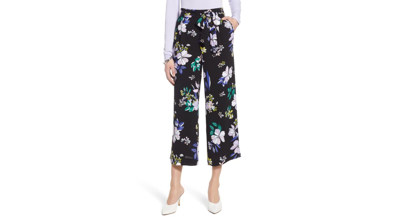 <strong>Halogen Wide Leg Crop Pant ($41.40, originally $69; </strong><a href="https://click.linksynergy.com/deeplink?id=Fr/49/7rhGg&mid=1237&u1=0416nordspringsale&murl=https%3A%2F%2Fshop.nordstrom.com%2Fs%2Fhalogen-wide-leg-crop-pants-regular-petite%2F5303351%3Forigin%3Dcategory-personalizedsort%26breadcrumb%3DHome%252FSale%252FWomen%26color%3Dnavy%2520geo%2520print" target="_blank" target="_blank"><strong>nordstrom.com</strong></a><strong>) </strong>