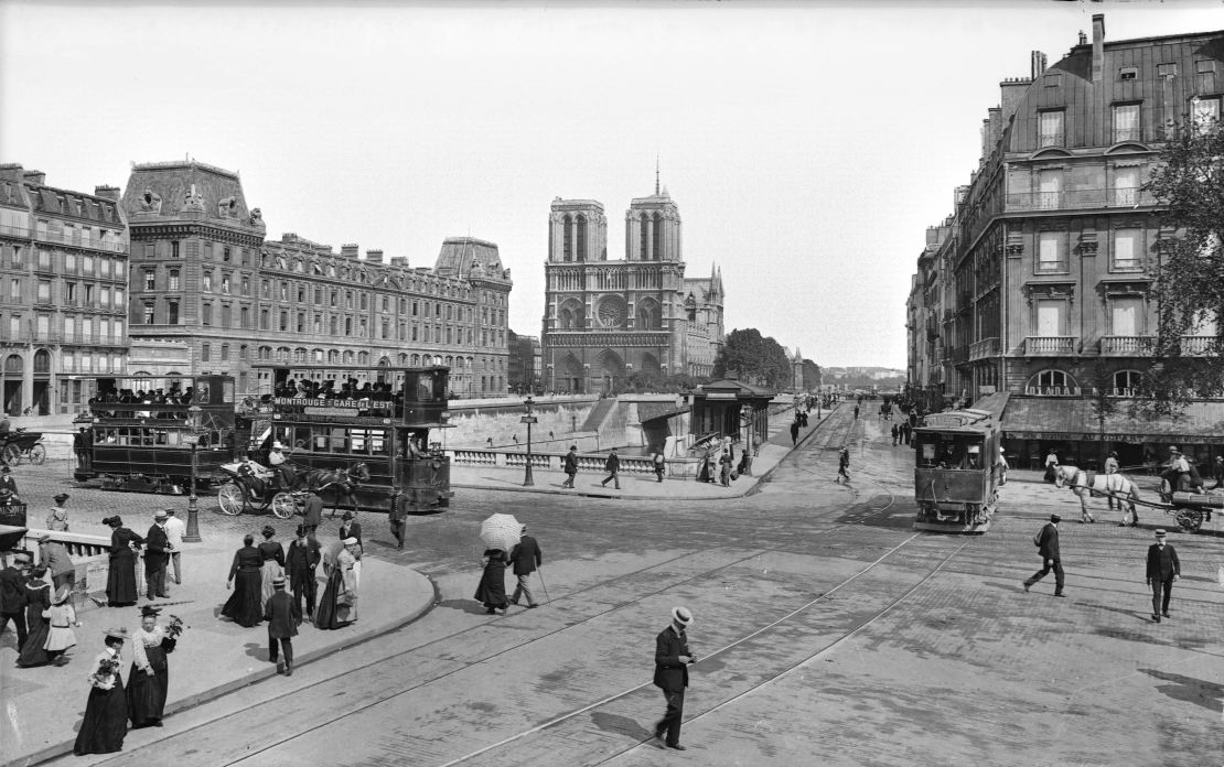 An 1890 photograph showing the Saint-Michel bridge, which links the Seine's left bank to the Île de la Cité, where Notre Dame was built.