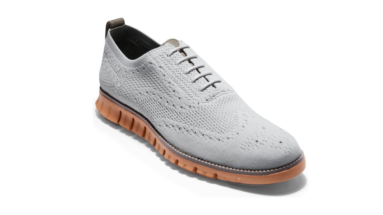 <strong>Cole Haan ZeroGrand Stitchlite Oxford ($99.00, originally $189.00; </strong><a href="https://click.linksynergy.com/deeplink?id=Fr/49/7rhGg&mid=1237&u1=0416nordspringsale&murl=https%3A%2F%2Fshop.nordstrom.com%2Fs%2Fcole-haan-zerogrand-stitchlite-oxford-men%2F5301243%3Forigin%3Dcategory-personalizedsort%26breadcrumb%3DHome%252FSale%252FMen%26color%3Dharbor%2520mist" target="_blank" target="_blank"><strong>shop.nordstrom.com</strong></a><strong>)</strong>