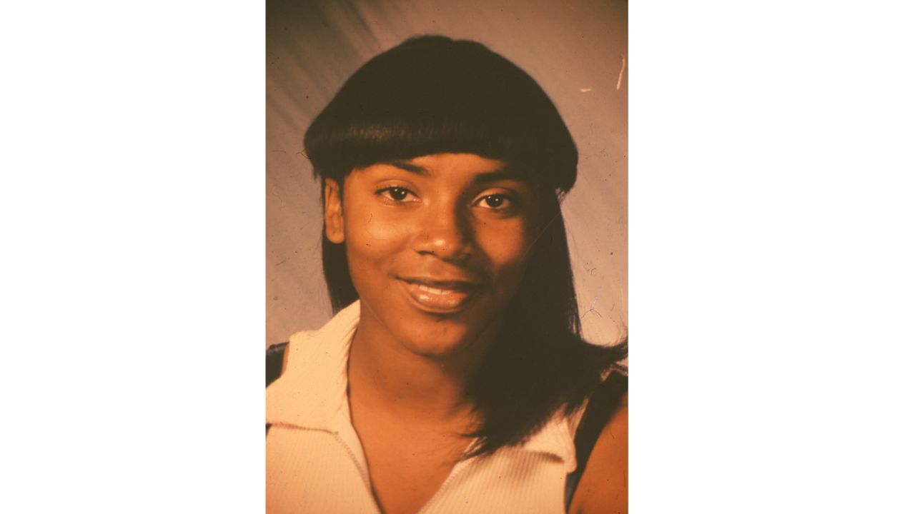 LoEshé Lacy was a beloved member of her community and a conflict resolution mediator at her high school.