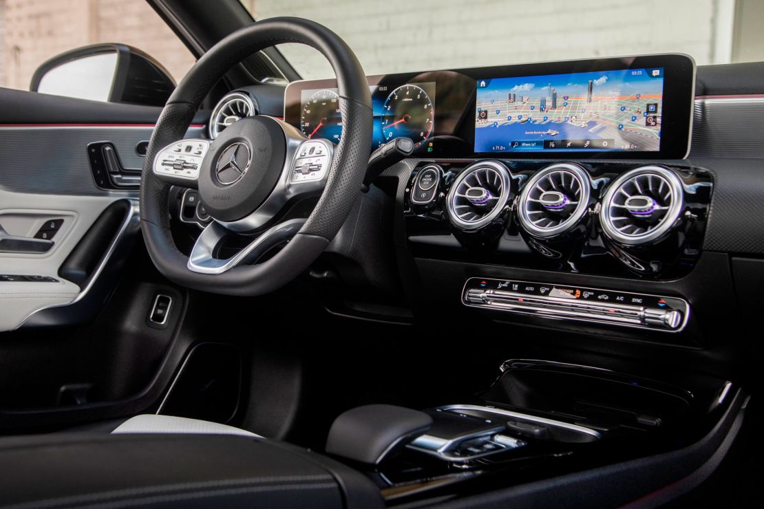 WardsAuto touted the functionality of Mercedes' new MBUX interface in the A220 sedan.