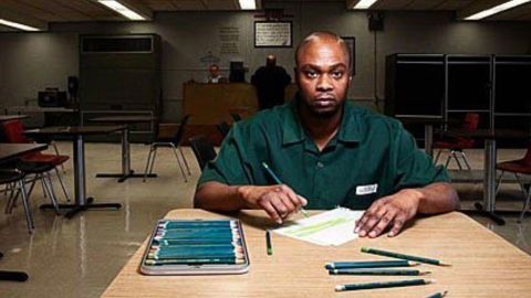 Valentino Dixon rekindled a love for art while serving a life sentence.