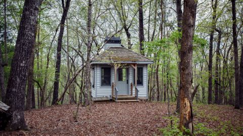 An introvert who craves solitude, Taylor often retires to a small cabin near her farm to write.
