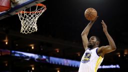 OAKLAND, CALIFORNIA - APRIL 13:   Kevin Durant #35 of the Golden State Warriors goes 