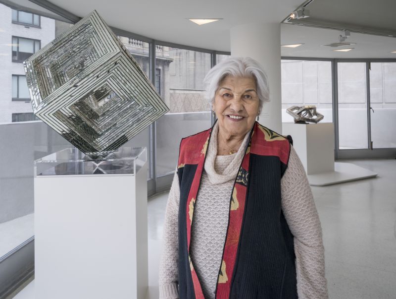 Monir Shahroudy Farmanfarmaian, Iranian artist, dies | CNN