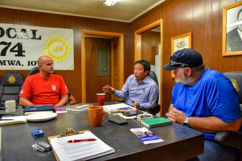 Yang meets with union leaders in Iowa.