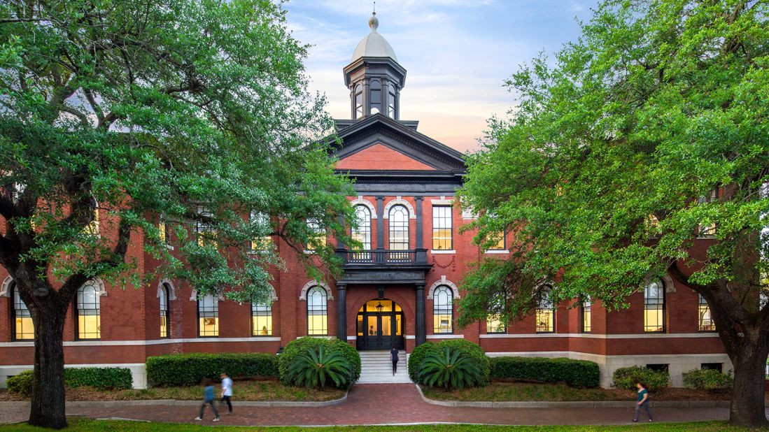 Designed by G. L. Norrman in 1896, this building closed in the 1970s, after Savannah's dwindling population led to low enrollment in city schools. It's now SCAD's Anderson Hall. <br /><br />The classical colonial revival style can still be seen in double-columned entry and Corinthian capitals.