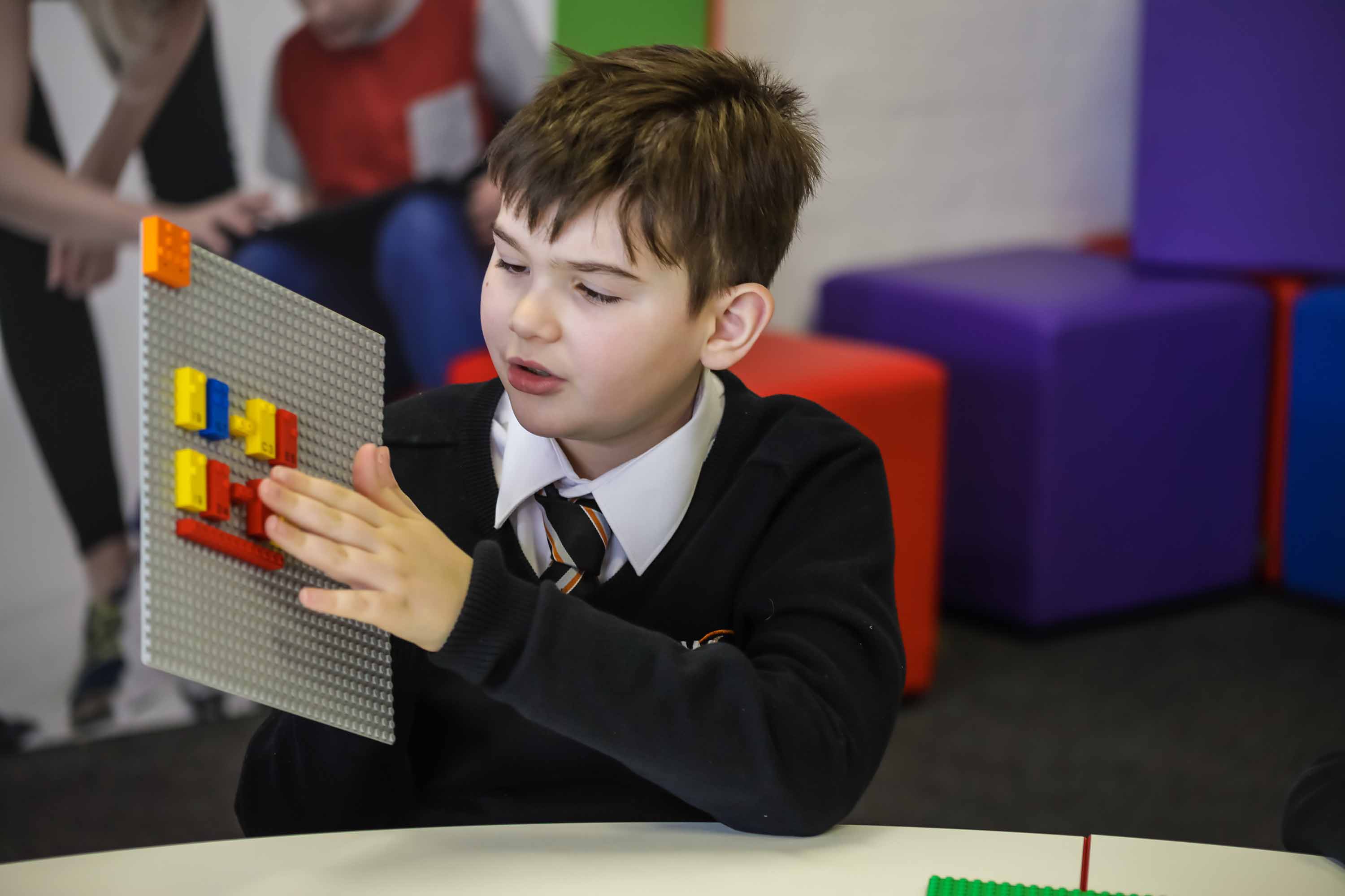 campingvogn Skærpe Vask vinduer Lego releases Braille bricks to teach blind and visually impaired children  | CNN