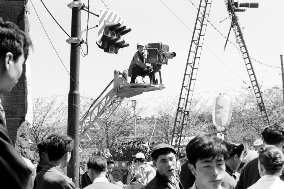 Prior to the royal wedding, live TV footage was usually delivered from fixed cameras. But the event marked one of the first instances when moving cameras, mounted on dollies, were used in the country. 