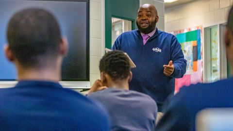 02 rodney robinson teacher of the year trnd