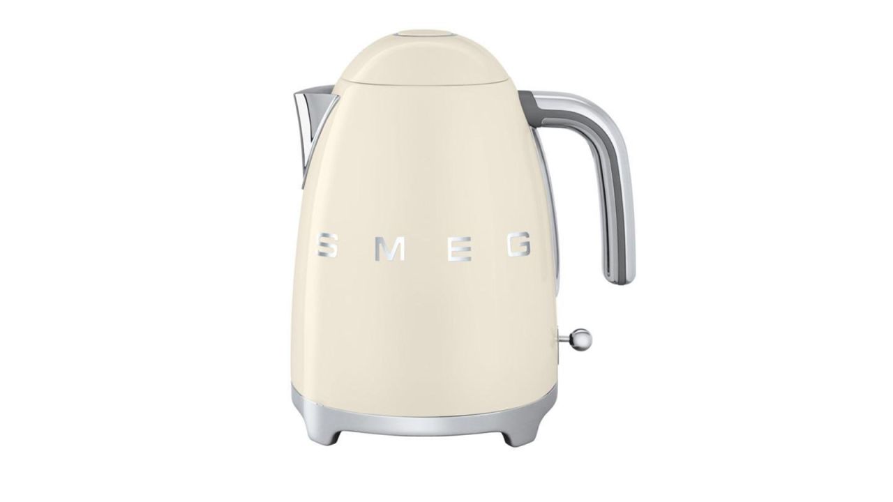 <strong>Smeg 50's Retro Style Aesthetic Electric Kettle with Embossed Logo ($149.95; </strong><a href="https://amzn.to/2L6I4oe" target="_blank" target="_blank"><strong>amazon.com</strong></a><strong>)</strong>