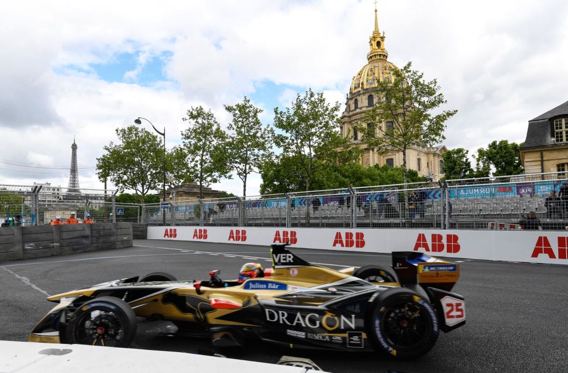 Jean-Eric Vergne races past Les Invalides on his way to victory at last year's Paris ePrix.