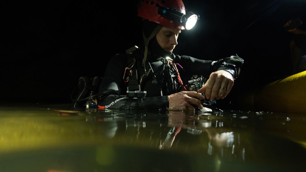 British divers Jason Mallinson, Rick Stanton and Chris Jewell -- who helped rescue the trapped soccer team in Thailand in 2018 -- recently dived in Vietnam's Son Doon Cave.