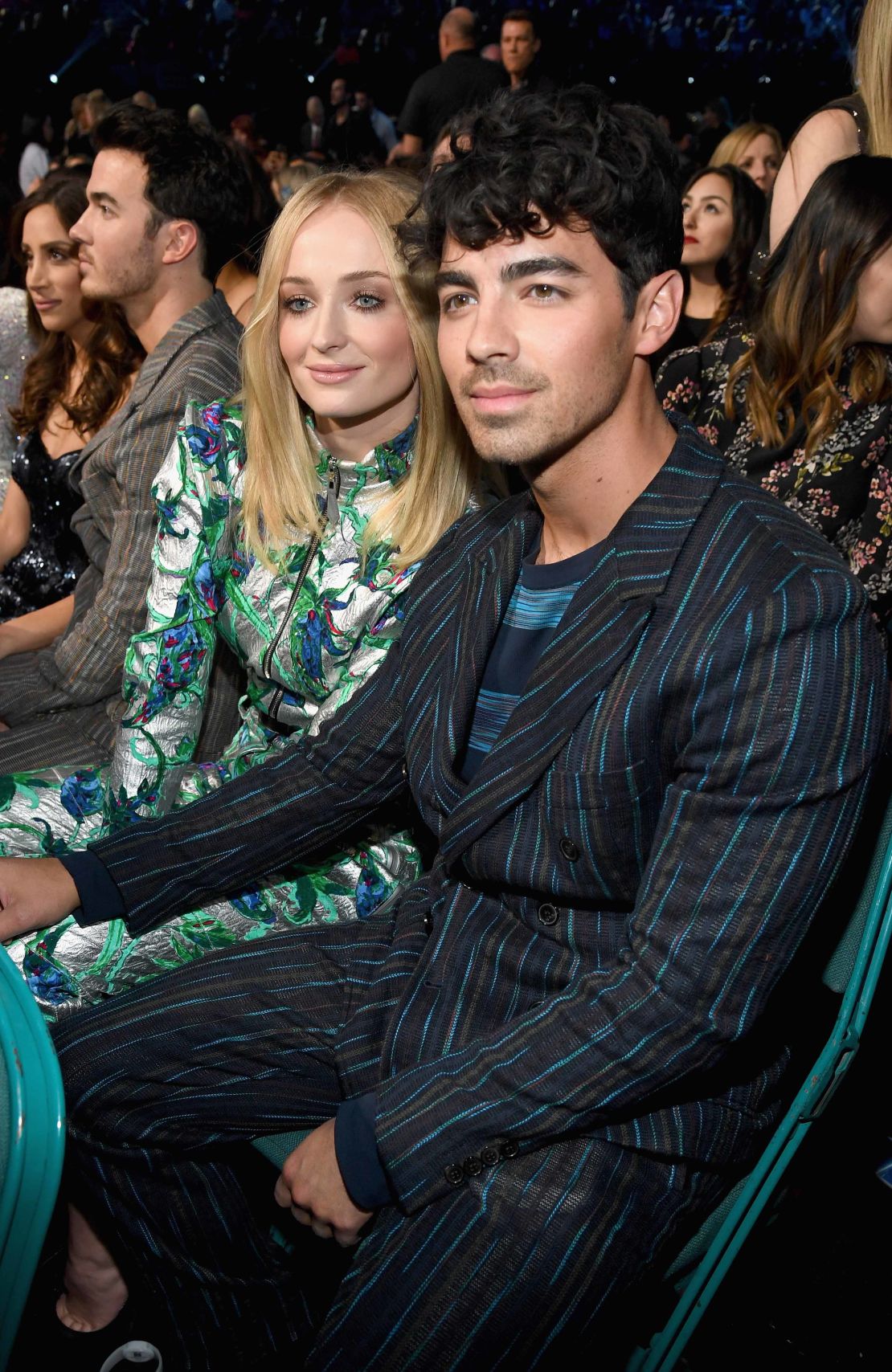  Sophie Turner and Joe Jonas attend the 2019 Billboard Music Awards. 