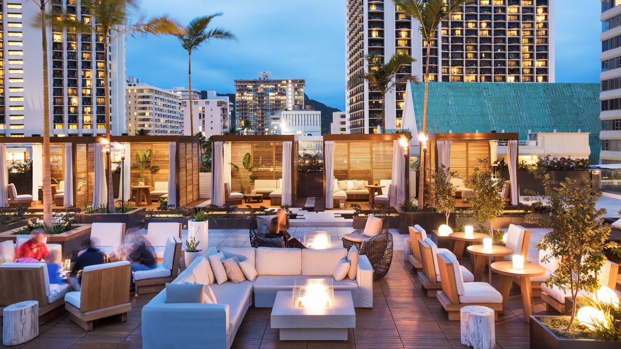 At the Alohilani Resort in Waikiki, for example, guests receive breakfast, early check-in and late checkout by booking through Travel Leaders Network.