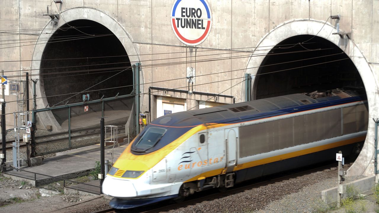 Early Eurostar trains suffered from delays on the UK end of the route.