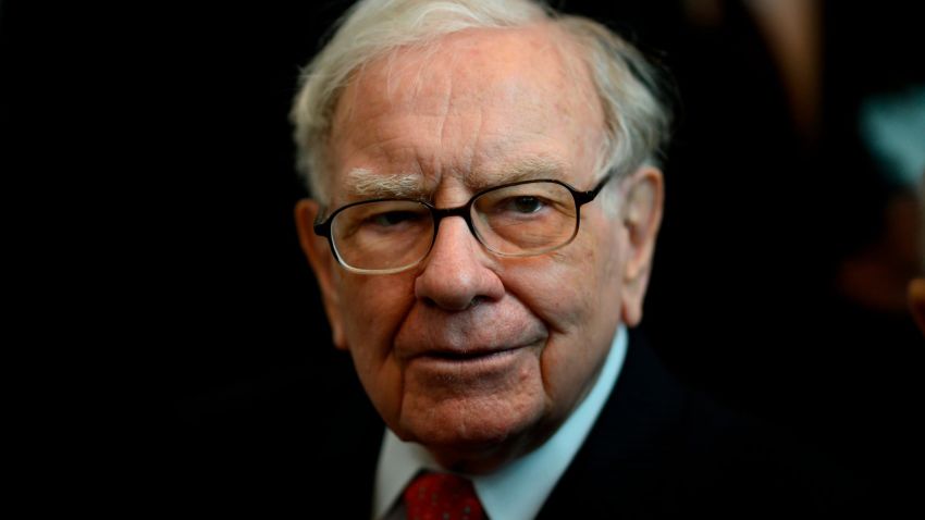 Warren Buffett, CEO of Berkshire Hathaway, attends the 2019 annual shareholders meeting in Omaha, Nebraska, May 3, 2019. (Photo by Johannes EISELE / AFP)        (Photo credit should read JOHANNES EISELE/AFP/Getty Images)