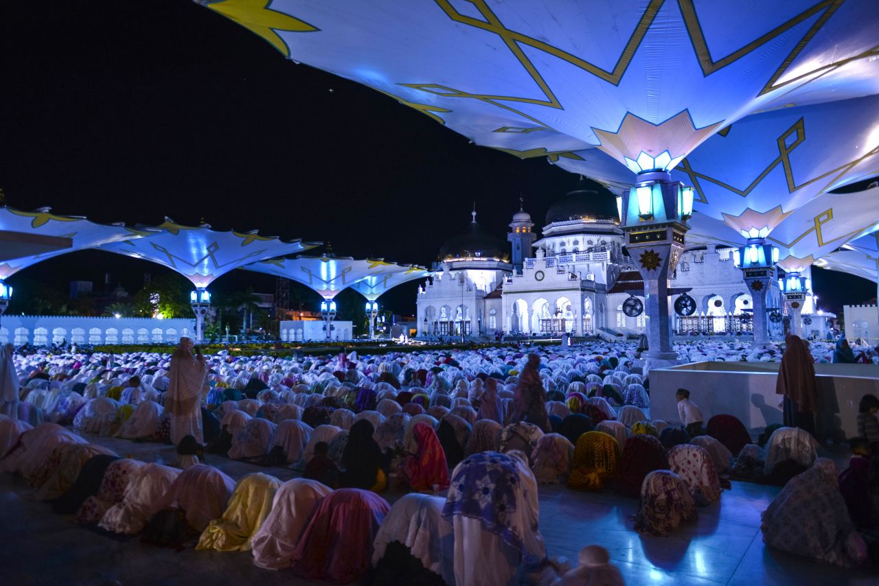 Indonesian Muslims pray on the eve of the holy month of Ramadan at the Baiturrahman Mosque in Banda Aceh, in Aceh province, on May 5.