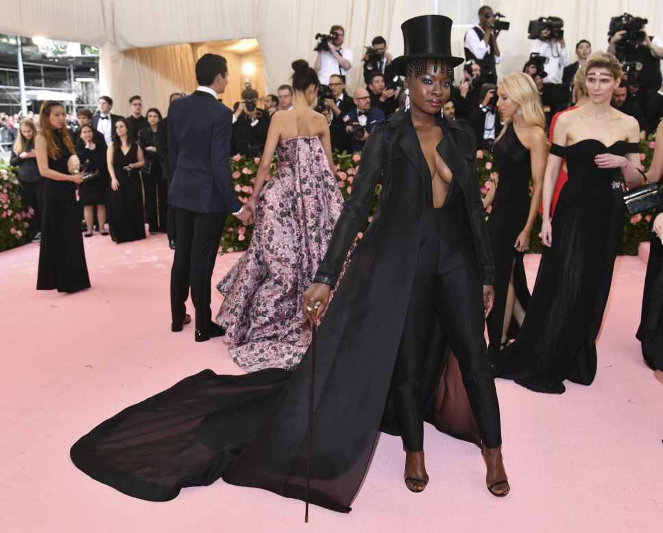 Danai Gurira looked decidedly theatrical in a Gabriela Hearst all-black outfit paired with a top hat and cane. 