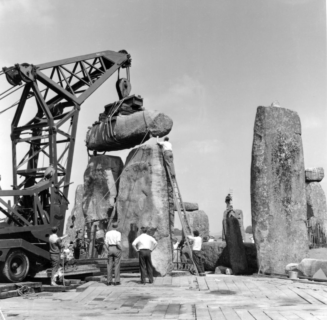 A photograph from 1958 shows the work taking place.