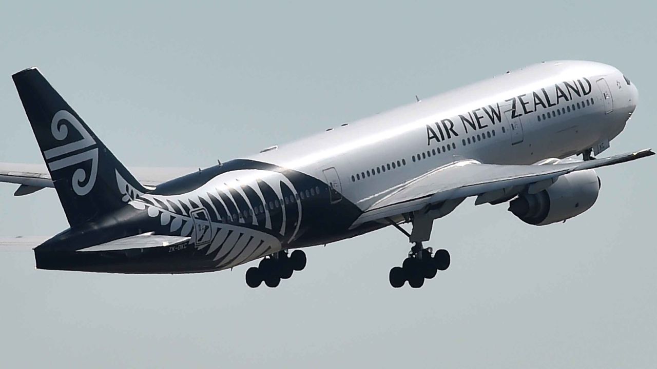 An Air New Zealand plane takes off from the airport in Sydney on August 23, 2017.
Air New Zealand posted a 17.5 percent fall in annual net profit on August 23 as increased competition hit the carrier's bottom line. / AFP PHOTO / Peter PARKS        (Photo credit should read PETER PARKS/AFP/Getty Images) 