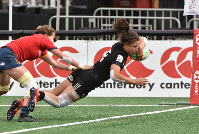 The Black Ferns recorded their fourth title of the season in Langford, Canada, after beating Australia 21-17 in the final. Ruby Tui (pictured) made the tournament's <a href="index.php?page=&url=https%3A%2F%2Ftwitter.com%2FWorldRugby7s%2Fstatus%2F1127728606124412930" target="_blank" target="_blank">Dream Team</a>. 