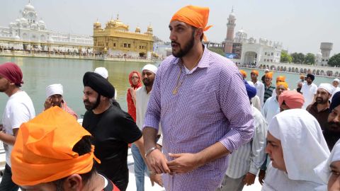 Sim Bhullar pays his respects at the The Golden Temple in Amritsar, India, on May 5, 2015.