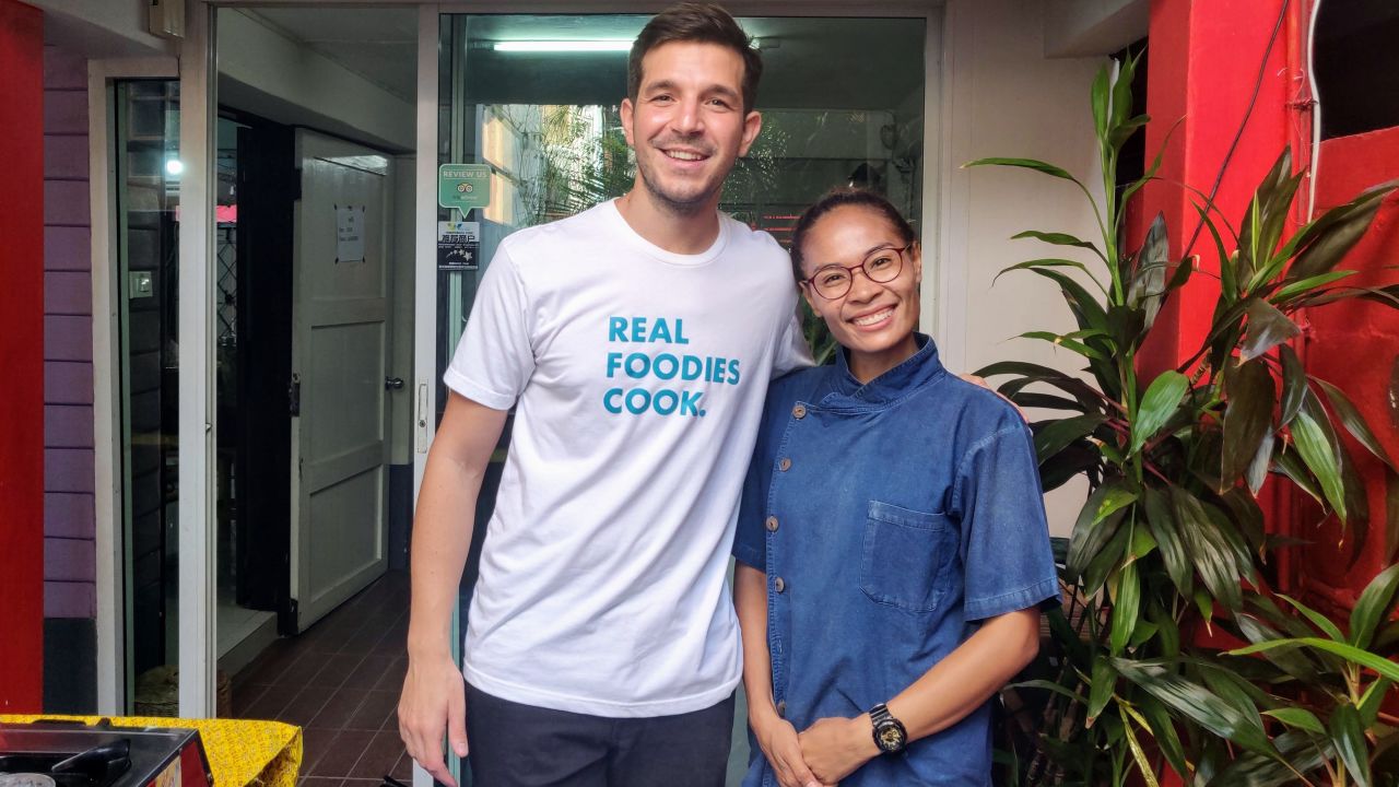Benjamin Ozsanay, CEO of Cookly, with Chef Goong Sreesopon.