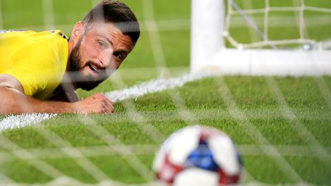 Olivier Giroud of Chelsea scored his team's second goal.