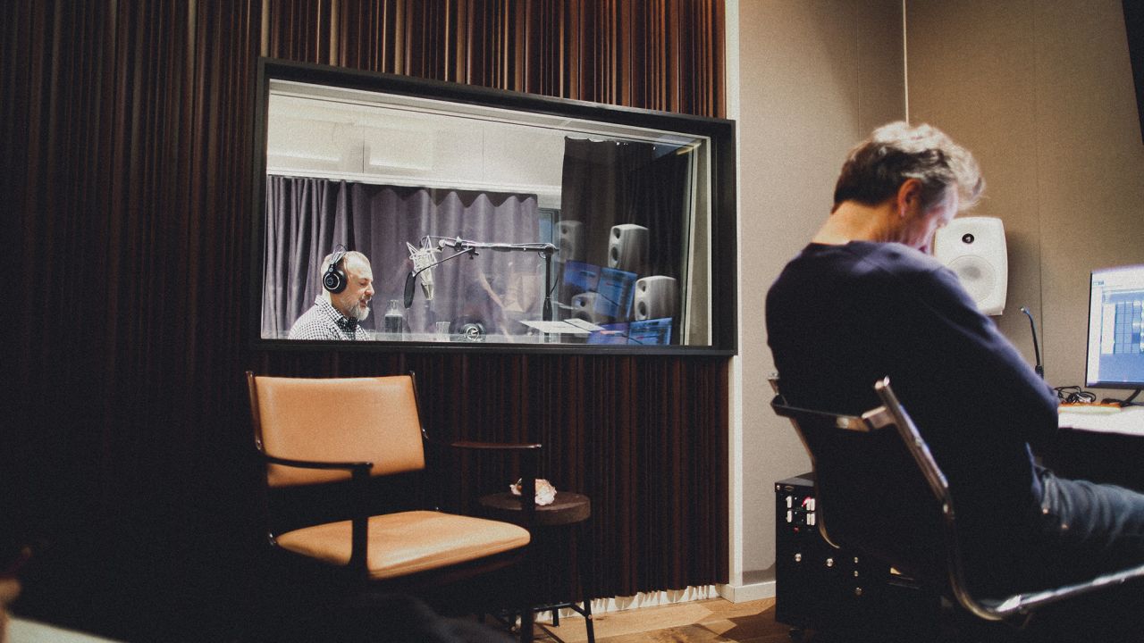 Grönborg's voice is recorded for the virtual reality broadcast.