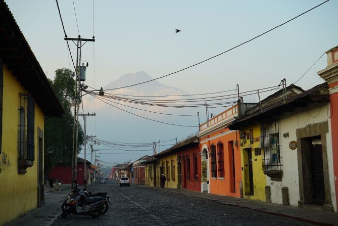 <strong>Volcano de Agua: </strong>Antigua is bordered by several volcanoes.<br /> 