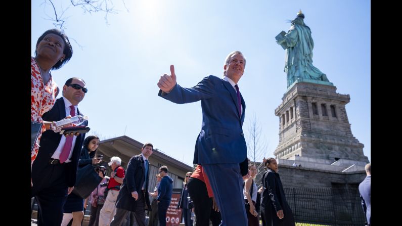 New York Mayor Bill de Blasio arrives for the official dedication ceremony of the Statue of Liberty Museum on Thursday, May 16. He announced Thursday that <a href="https://www.cnn.com/2019/05/15/politics/bill-de-blasio-2020-presidential-announcement/index.html" target="_blank">he would be joining the crowded field of Democrats running for president.</a>