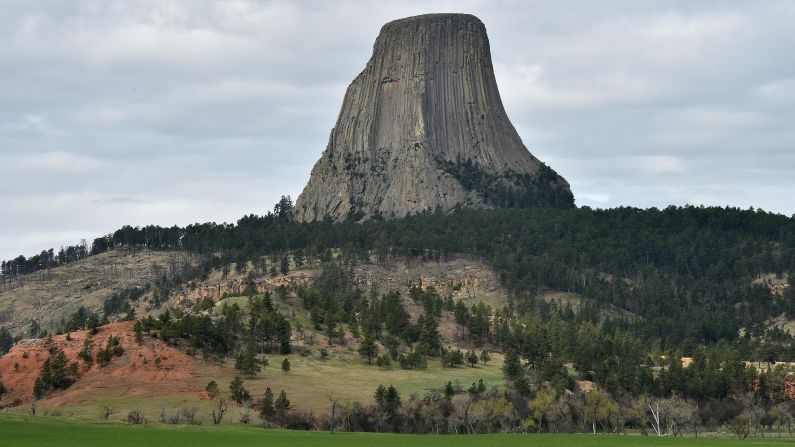 <strong>Devils Tower, Wyoming: </strong>Rising some 385 meters above the Belle Fourche River, this national monument is sacred to several Native American tribes. 