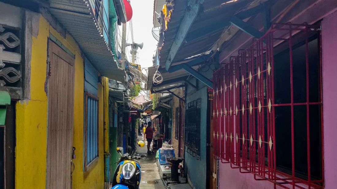 Amid the alleys are splashes of brilliant color.