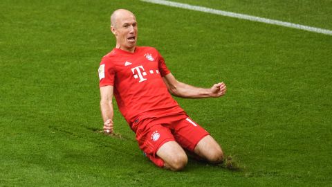 Arjen Robben celebrates his goal in his final game for Bayern Munich.