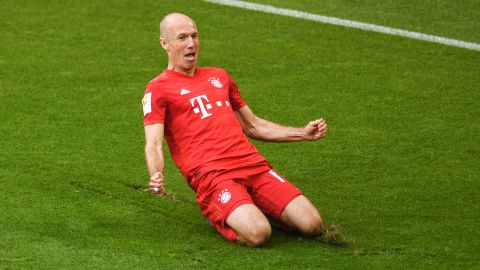 Arjen Robben celebrates his goal in his final game for Bayern Munich.